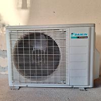 CONDIZONATORE POMPA CALORE DAIKIN + 2 SPLIT