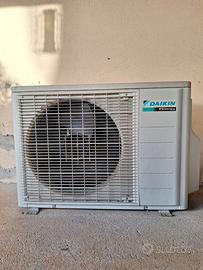 CONDIZONATORE POMPA CALORE DAIKIN + 2 SPLIT