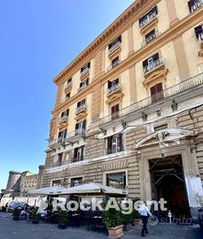 AD.ZE PIAZZA MUNICIPIO LOCALE C/1