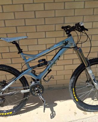 Mountain bike 18 rapporti bi ammortizzata