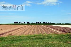 LOTTO DI TERRENO per costruzione villetta di mq. 1