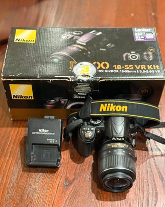 Nikon D3100 + Obiettivo 18-55mm