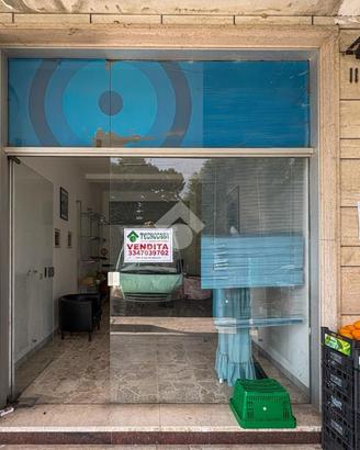 NEGOZIO A SORESINA