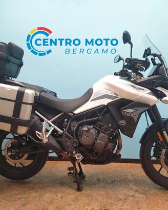 Triumph Tiger 900 GT PRO con tris borse originali