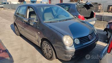 Volkswagen polo 9N anno 2004 ricambi usati