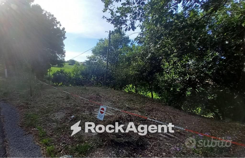 Terreno di 29773 m² a Arcevia - Altro