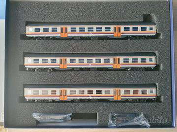 Set tre carrozze MDVC Vitrains 1058 illuminate