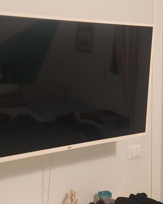 TV LG  43 pollici modello 43UM7390PLC