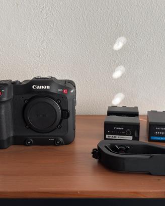 Canon EOS C70 Cinema Camera + 3 batterie