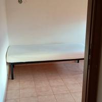 divanetto e tre reti singole