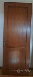 vende porte in legno 