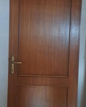 vende porte in legno 