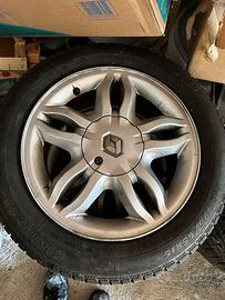 Cerchi e gomme Renault Clio R15