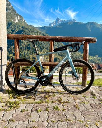 Specialized Roubaix SL8 Comp 2025 con 200 KM!