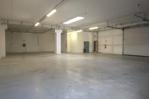 Magazzino con uffici opzionali