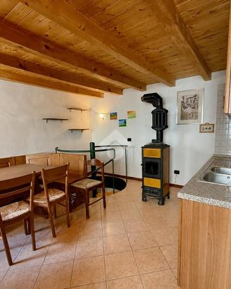 2 LOCALI A PONTE DI LEGNO