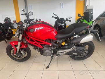Ducati Monster 696