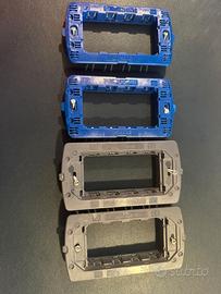Supporto Bticino Living 4 Posti LN4704C e LN0204