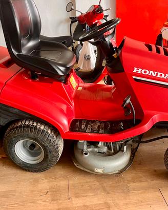 Trattorino rasaerba Honda HF 2317