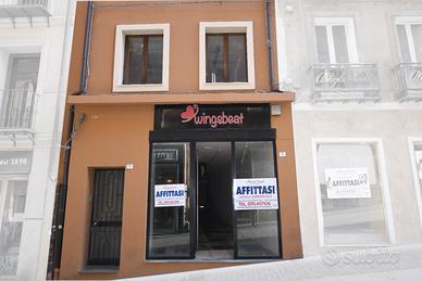 Via Manno locale commerciale mq 105