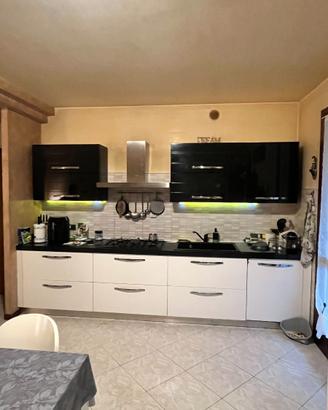 Cucina MC 10 anni 3,40 stile moderno bianco e nero