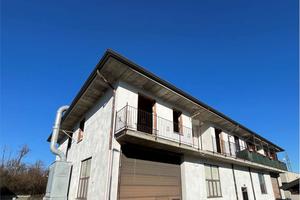 Capannone a Borgo Ticino