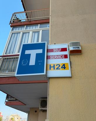 Arredo per tabacchi