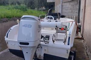 Barca completa di tutto