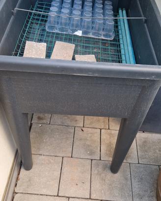 contenitore  da balcone per spezie