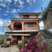 PORZIONE DI BIFAMILIARE A ROCCA SANTO STEFANO