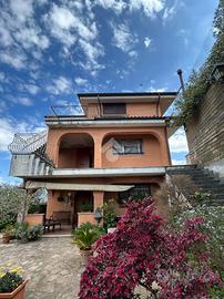 PORZIONE DI BIFAMILIARE A ROCCA SANTO STEFANO