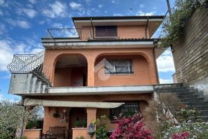 PORZIONE DI BIFAMILIARE A ROCCA SANTO STEFANO