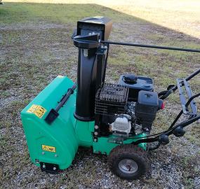 Trattorino spazzaneve