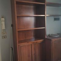 libreria e base in legno 