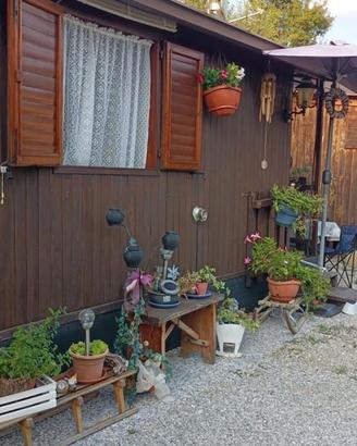Roulotte Attrezzata Bungalow in Campeggio