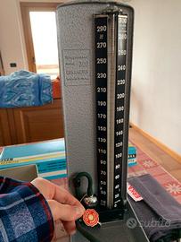 Sfigmomanometro e stetoscopio