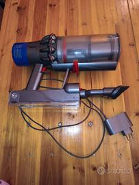 Dyson V10 come in foto. 