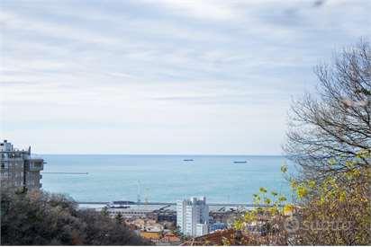 CASA DA RISTRUTTURARE CON STREPITOSA VISTA MARE