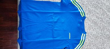 T-shirt Adidas originali come da foto a 5€