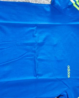T-shirt Adidas originali come da foto a 5€