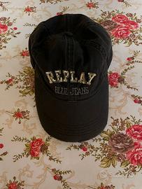 Berretto Replay grigio scuro con paillettes.