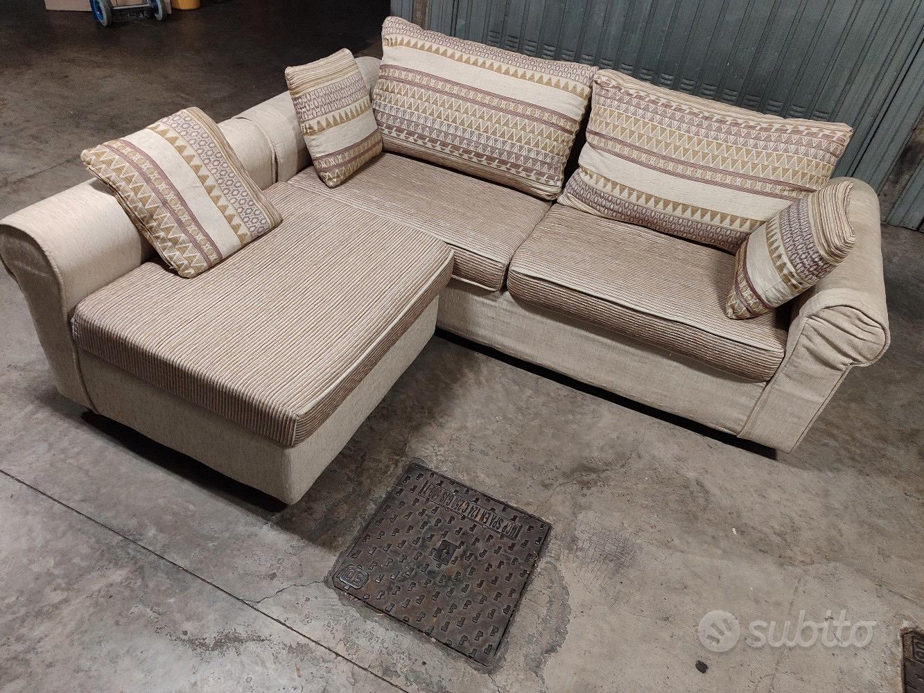 Divano Angolare Divani E Divani Permuta Usato Divano Pubblicita