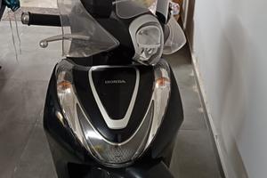 Honda sh 125 con 1.700 km