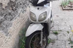 Scooter Yamaha Xenter 150 - Solo per ricambi