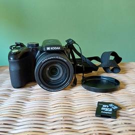 Kodak PIXPRO AZ425 (20MP)- Camera bridge con zoom