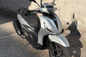 Piaggio Beverly 300 HPE (2021)