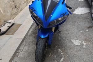 Yamaha r1