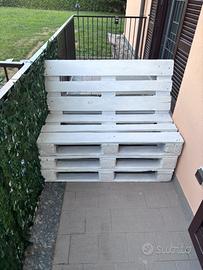 Panca realizzata con pallet da interno/esterno