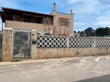 Villa bifamigliare in Via Togna a Taranto