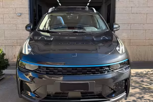 Lynk&co 01 PHEV 261cv More
